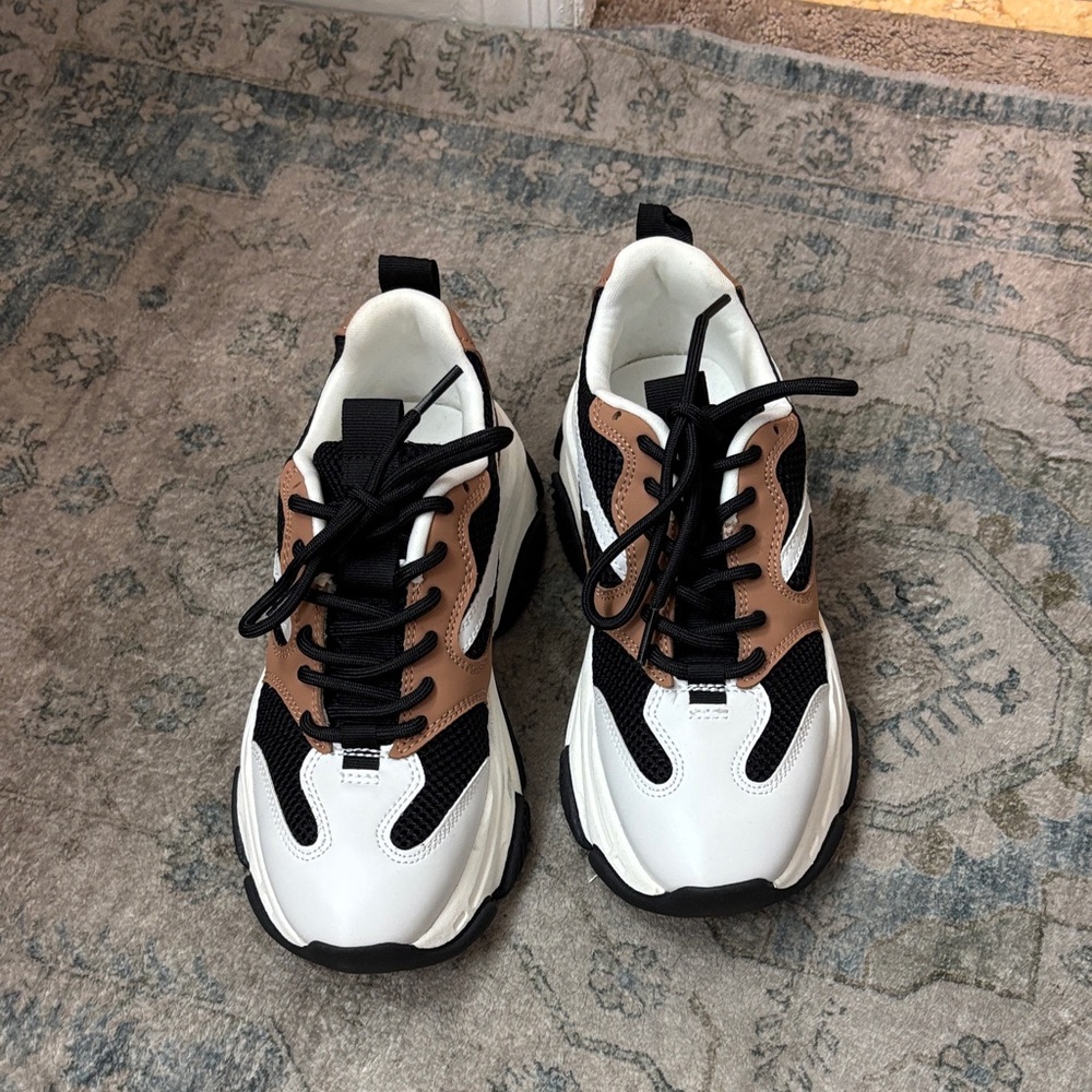 Steve Madden White and Tan Sneakers